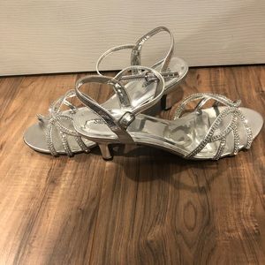 Silver prom/homecoming shoes with jewelry